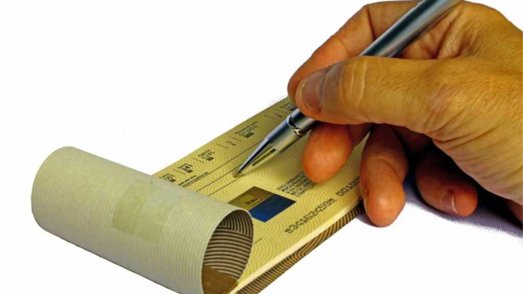 power consumers electricity cheque bounce in Amravati