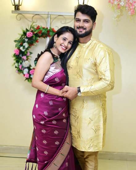 lakshmi niwas fame jahnavi aka divya pugaonkar real life husband