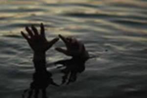 2 children die after father throws them in river in nashik