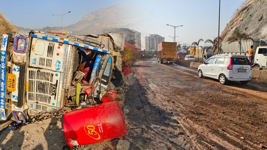 traffic jam three hours morning Mumbra bypass road Oil barrels bursted