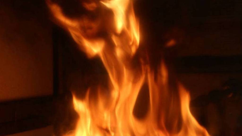 alcoholic son sets mother on fire news in marathi