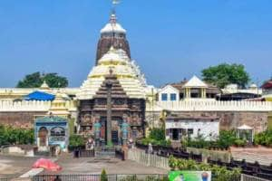 Solapur senior citizens travel jagannath puri temple