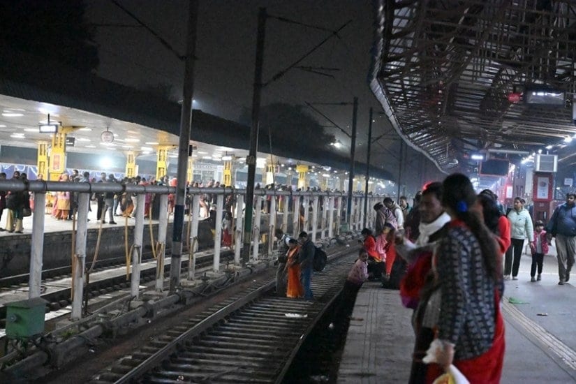 Mistakes and Reason of New Delhi Railway Station stampede