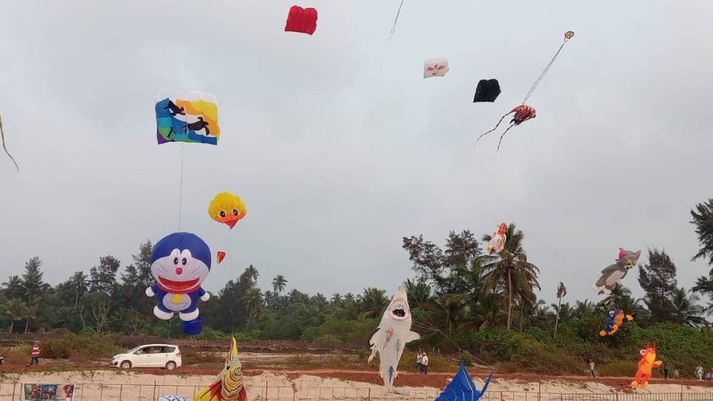 my vengurla organization organizes kite festival