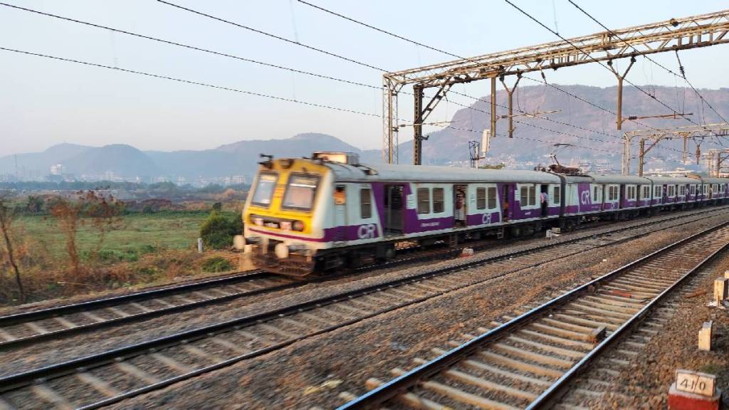 Karjat CSMT local services delayed morning Kalyan, Dombivli central railway local train services passengers