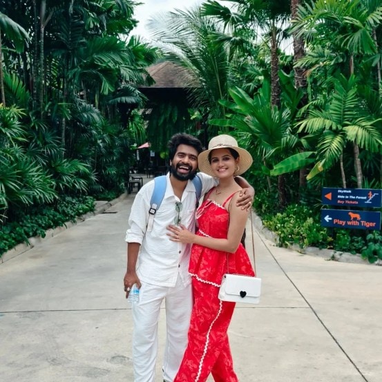 prathamesh parab and his wife kshitija enjoying in thailand