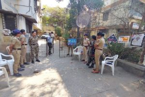 Police force outside actor Rahul Solapurkars house due to security purpose