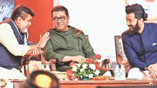 raj thackeray urges writers to speak on political issues