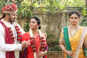 tharla tar mag sayali arjun married with each other first photo out now