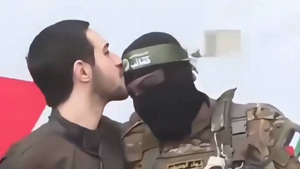 sraeli hostage kissed Hamas men