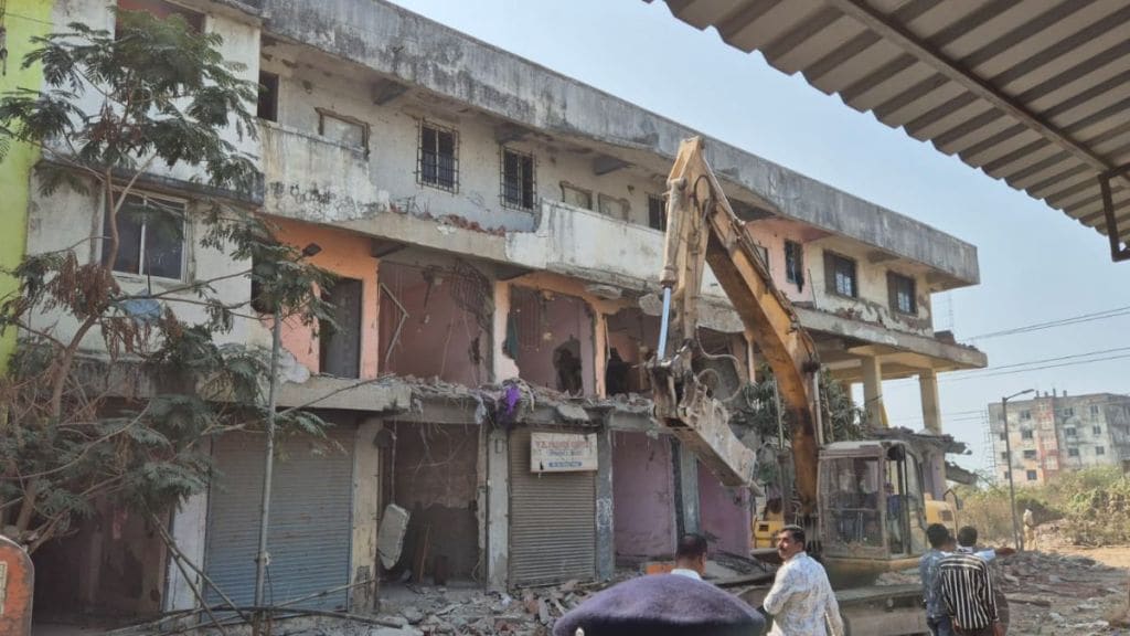 41 unauthorized buildings in Nalasopara demolished