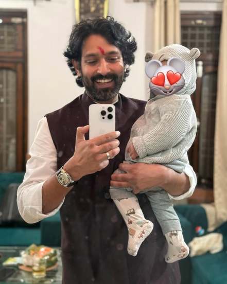 vikrant massey son face reveal photos