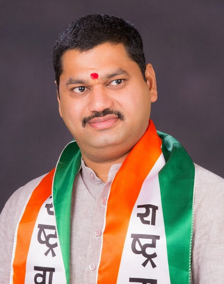 dhananjay munde resignation, dhananjay munde political career, biography