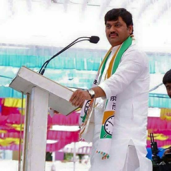 dhananjay munde resignation, dhananjay munde political career, biography