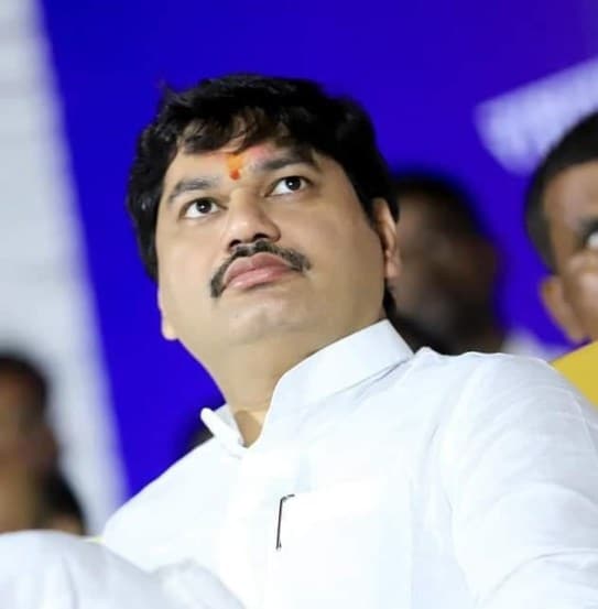 dhananjay munde resignation, dhananjay munde political career, biography