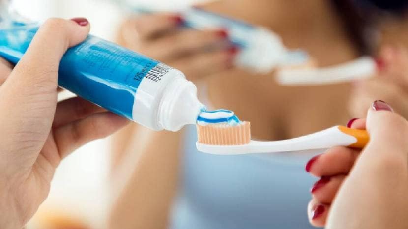 How Much You Should Use To Brush Your Teeth