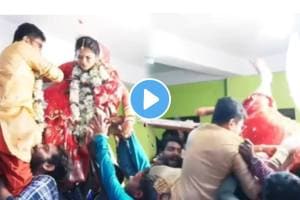 Bride And Groom Falling Off Their Friends Shoulder While Exchanging The Varmala Funny Viral Wedding Video