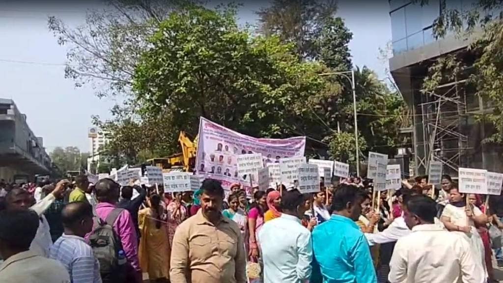 Over 1000 Supermax workers in thane protested demanding three years of unpaid wages