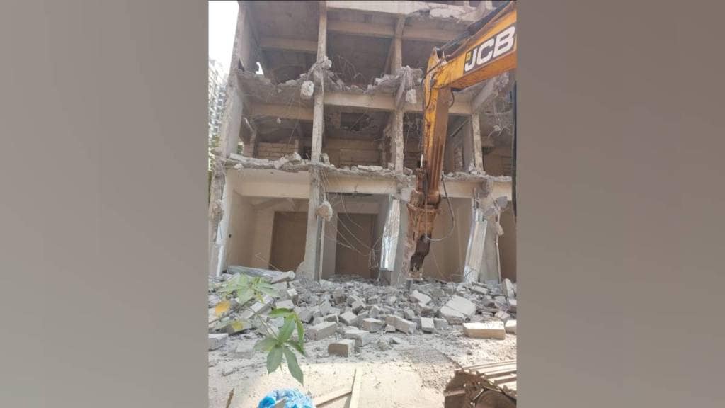 hema mumbarkar demolished four storey illegal building on reserved land in dombivli east