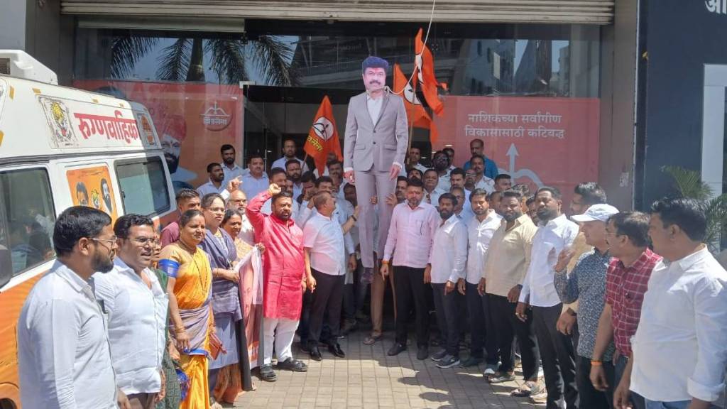 shiv sena protested demanding valmik karads death penalty and condemned abu azmis aurangzeb support