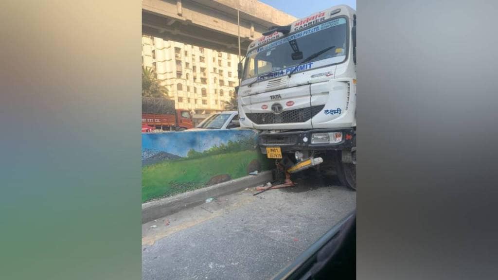 truck accident , Ghodbunder road, Thane,