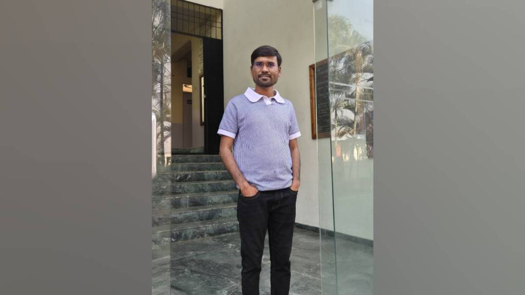 kuldeep ambekar from bhum taluka received maharashtra government scholarship for mSc at bristol