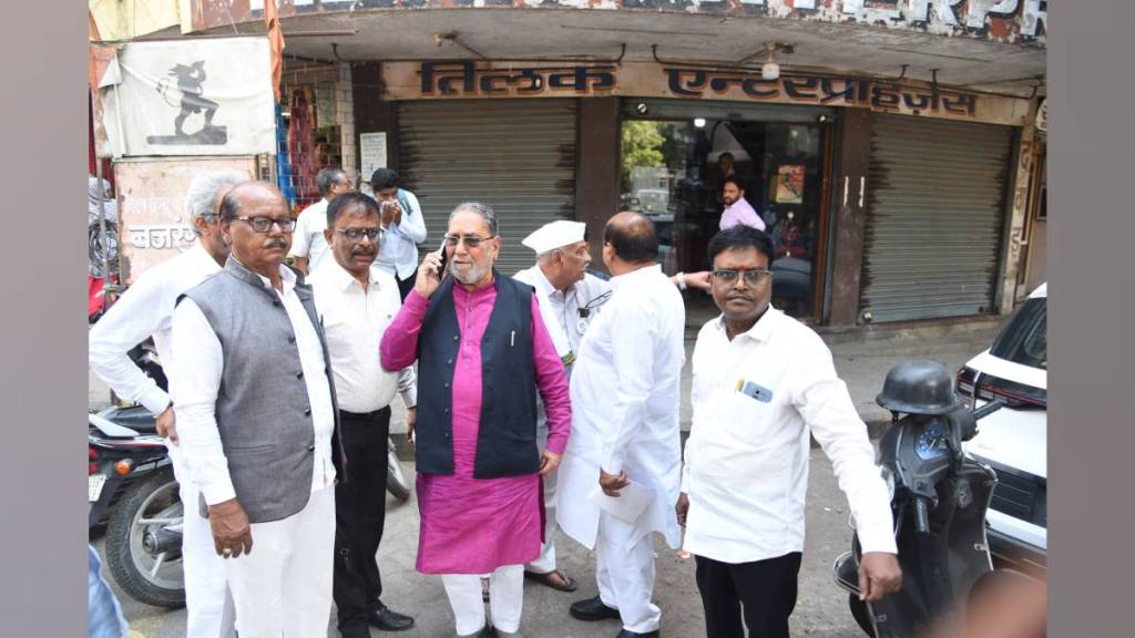 congress leader hussain dalwai visited nagpur on tuesday to inspect riot hit areas after curfew