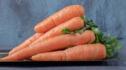 Raw vs Cooked Carrots: कच्च्यापेक्षा शिजवलेले गाजर जास्त पौष्टिक असतात का? जाणून घ्या कोणते गाजर खाणे अधिक फायदेशीर