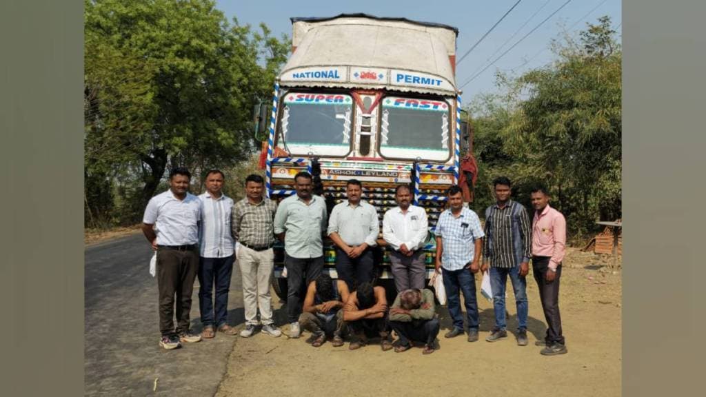 local crime branch seized container transporting illegally cow on the nagpur hyderabad highway