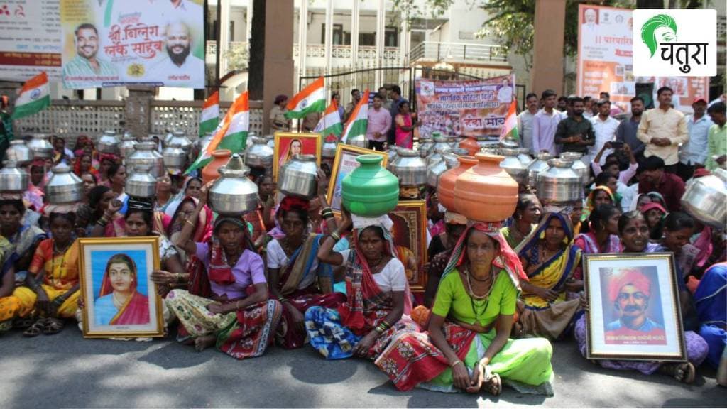 womens walking miles for water handa morcha on womens day by villagers