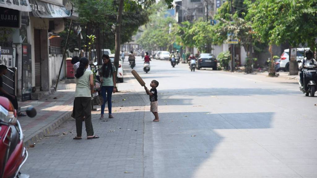 Police imposed a curfew in 11 nagpur stations allowing only locals to move around on foot