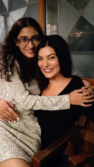 Sushmita sen daughter photos