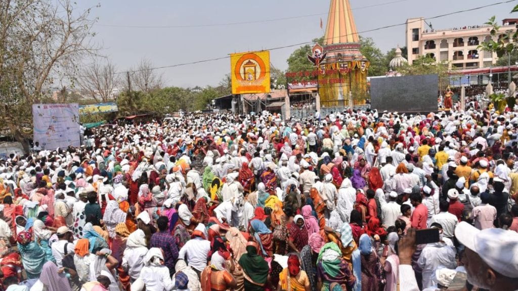 Huge crowd of devotees attends Beejsohala of Tukaram Maharaj in Dehunagari