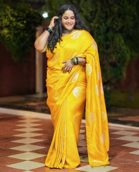 Vanita Kharat Yellow Saree Look