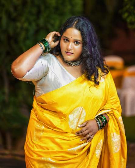 Vanita Kharat Yellow Saree Look