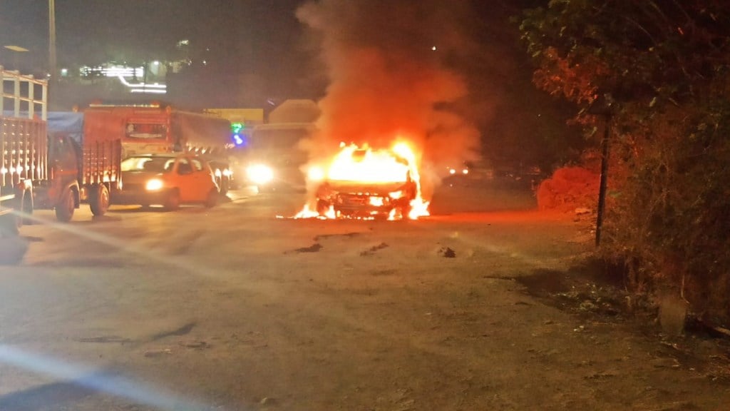 Ghodbunder Road, Car , fire ,