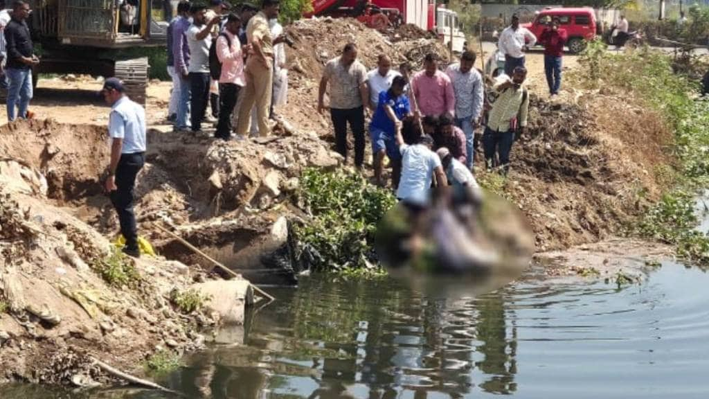 Woman skull found in suitcase in Virar Mandvi police recovers body from drain