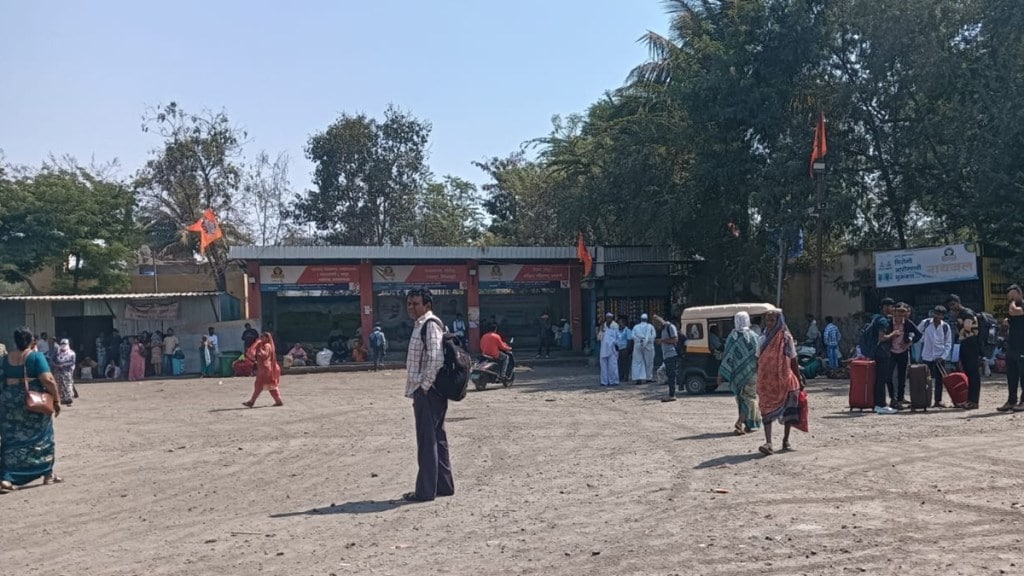 st bus stand news in marathi