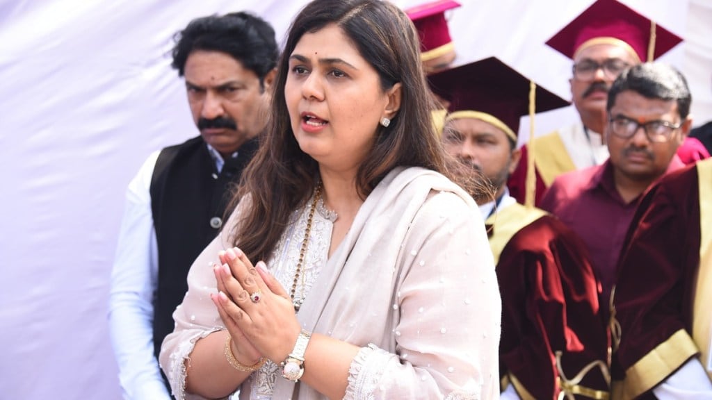 pankaja munde cried sarpanch santosh deshmukh murder