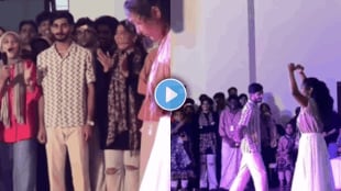 Couple dance on om shanti om song tumko paya hai to by college students video viral on social media