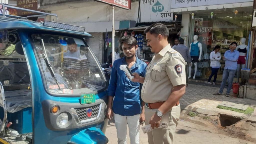 Action against e-rickshaws on Holi day in nagpur city