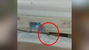 Cockroaches and insects roam freely in the neonatal intensive care unit of Nanded government hospital