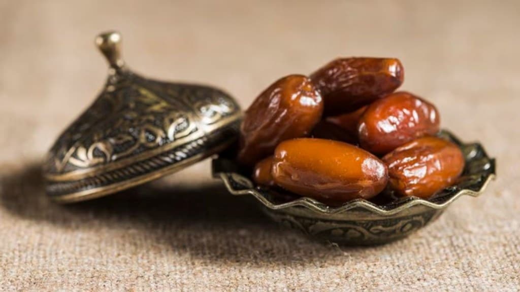 Water or milk soaked dates for health