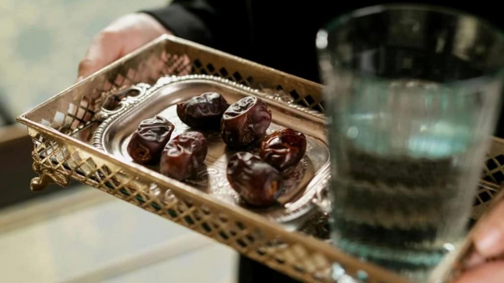 Water or milk soaked dates for health