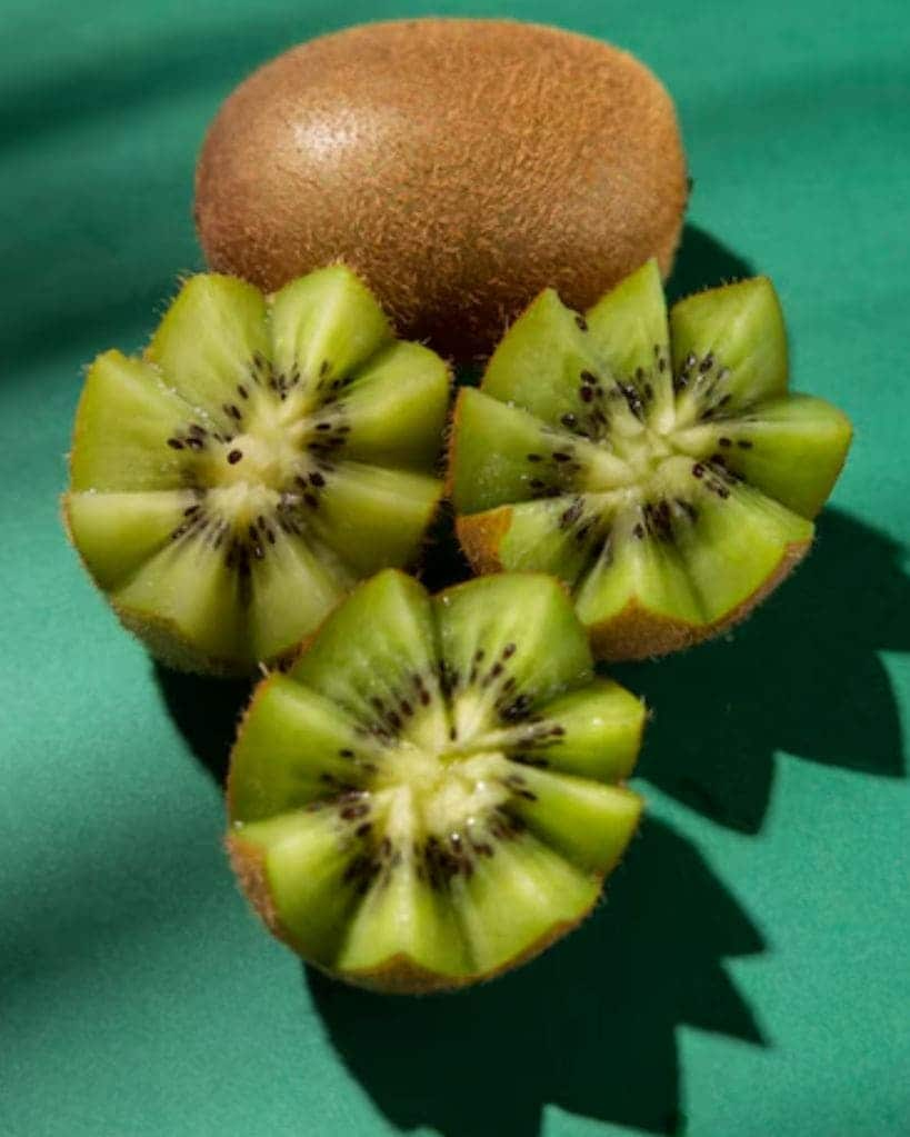 summer fruit Kiwi