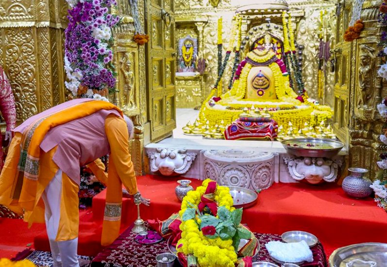 PM Modi at Somnath Jyotirlinga What Did Modi Pray for at Somnath?