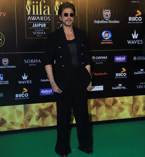 Dress of Shahrukh Khan in IIFA 2025