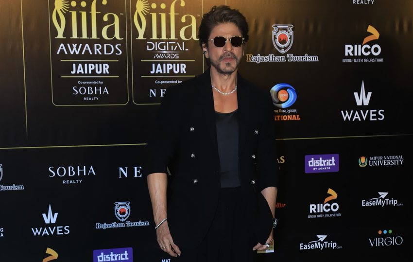 Shahrukh Khan look for IIFA