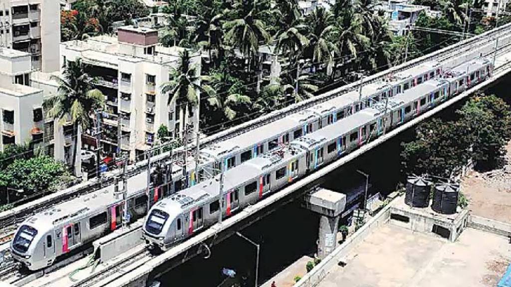 crowd passengers metro services Ghatkopar Andheri March Train trials MMOPL