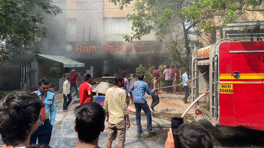 fire breaks out famous Ram Bhandar Nagpur Air compressor explosion